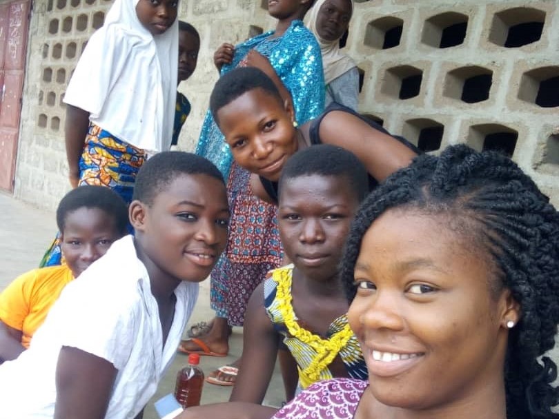 Quelque part après formation de jeunes filles en entrepreneuriat et leadership féminin !